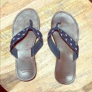 Abercrombie & Fitch flip flops